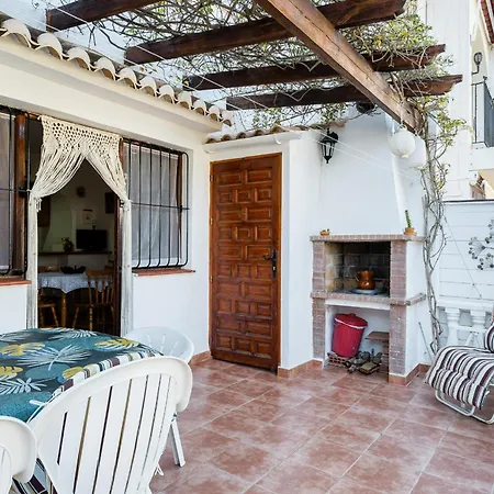 Jardin 98 Sunrise Apartment